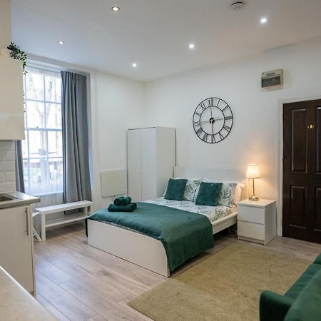 Beautiful Studio Flat In Hackney Next To Overground Station London Exterior foto