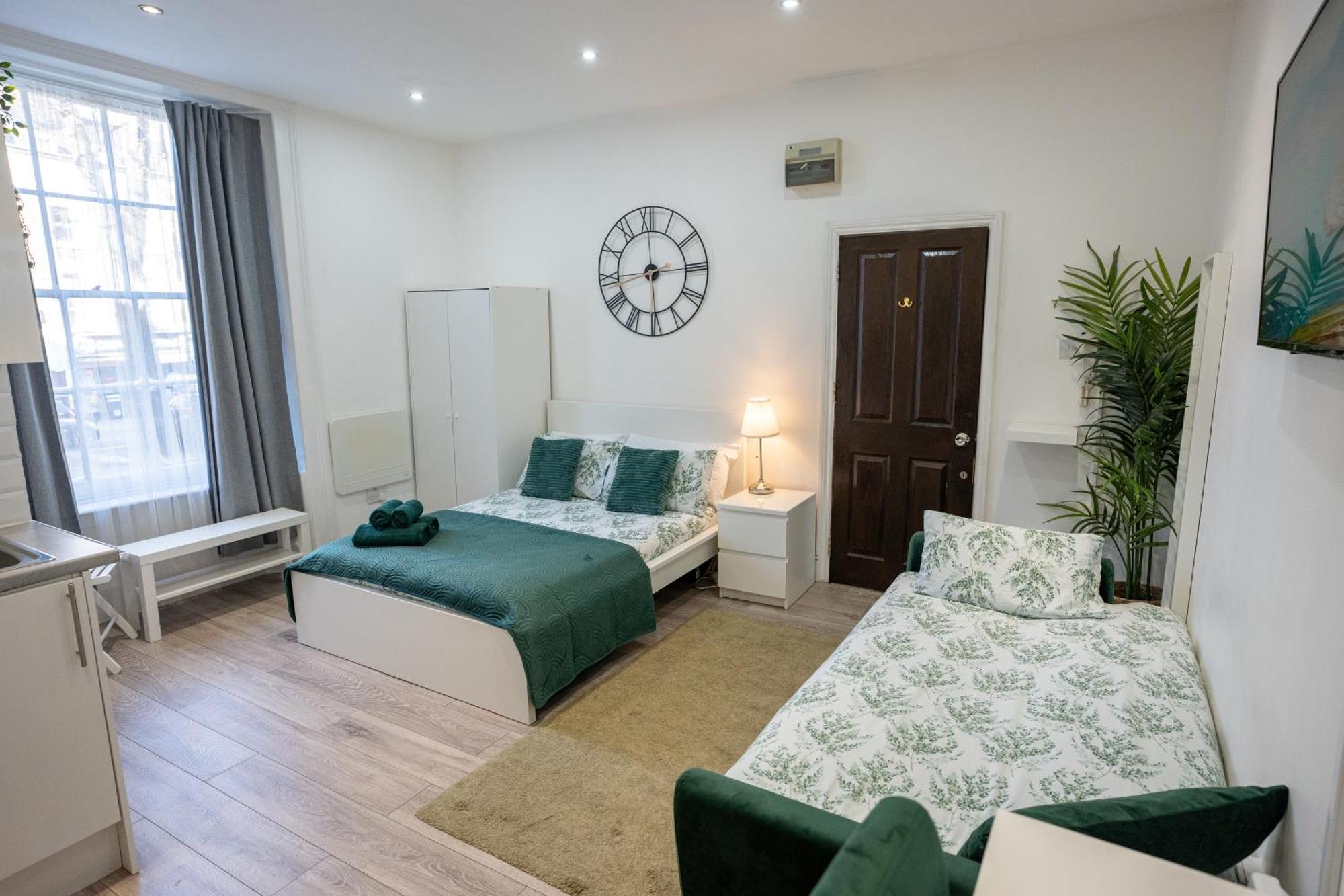 Beautiful Studio Flat In Hackney Next To Overground Station London Exterior foto