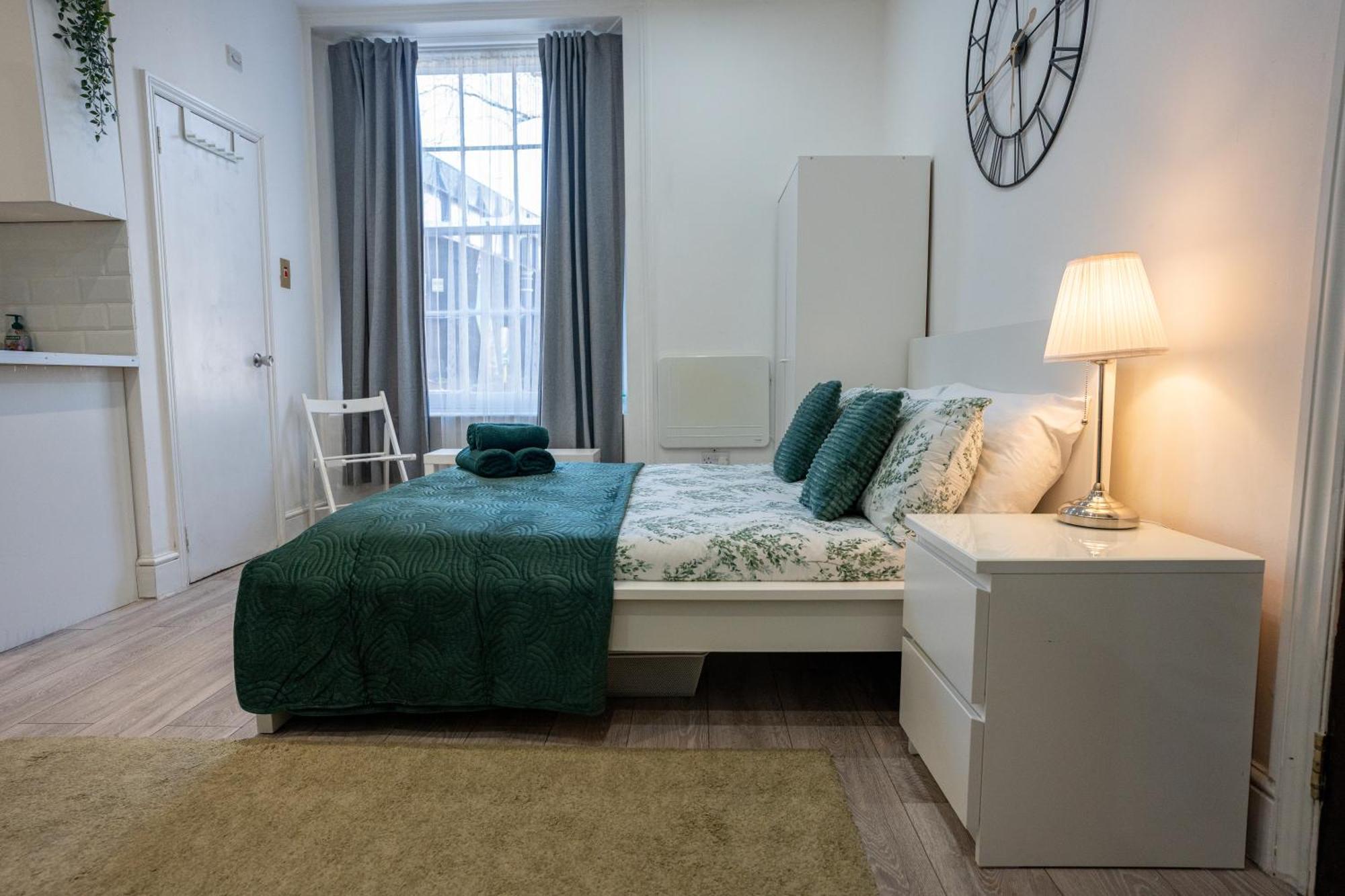 Beautiful Studio Flat In Hackney Next To Overground Station London Exterior foto