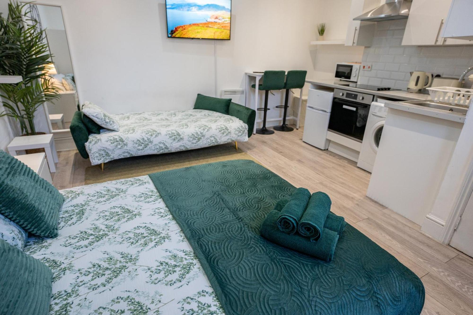 Beautiful Studio Flat In Hackney Next To Overground Station London Exterior foto