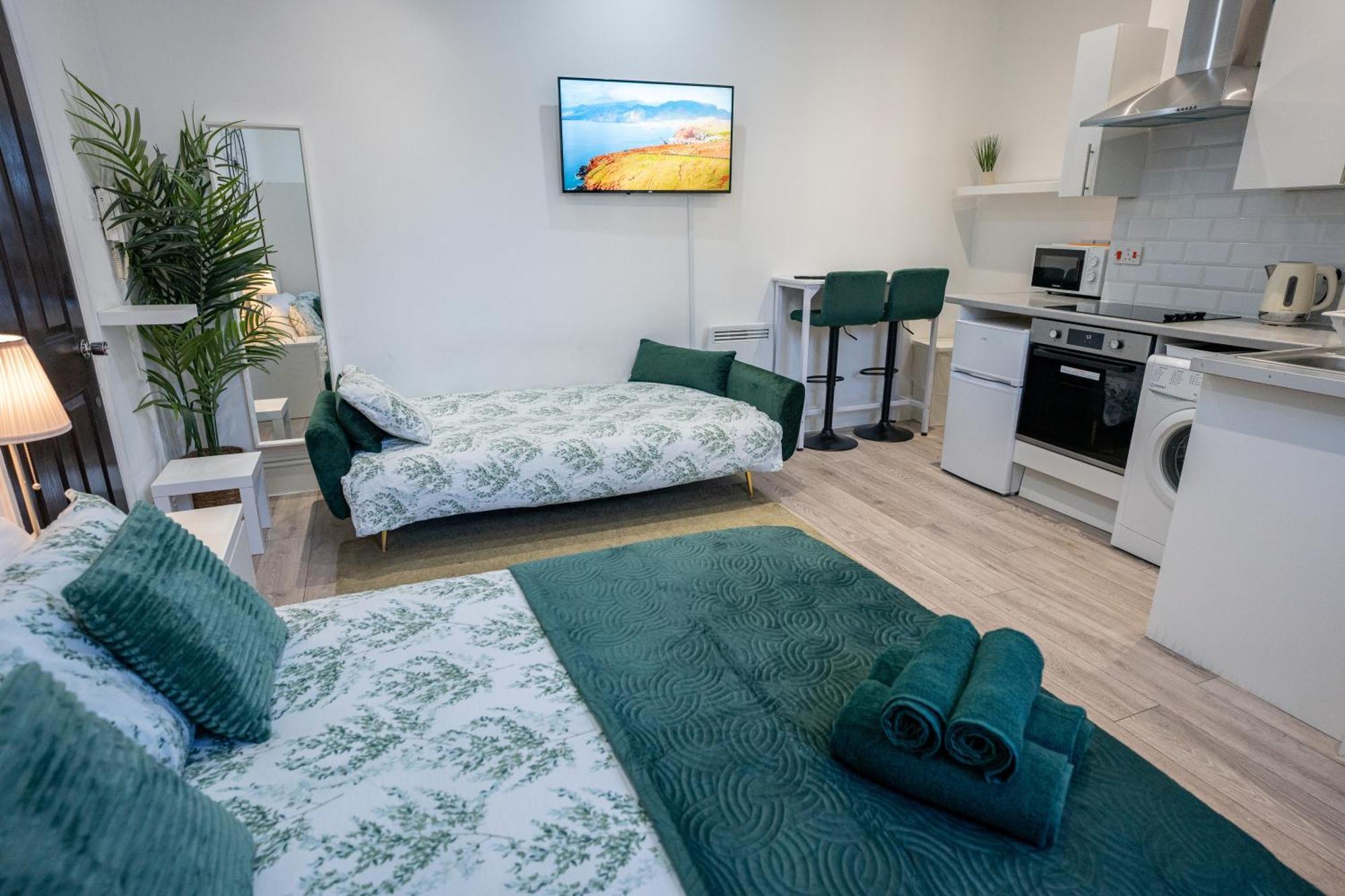 Beautiful Studio Flat In Hackney Next To Overground Station London Exterior foto