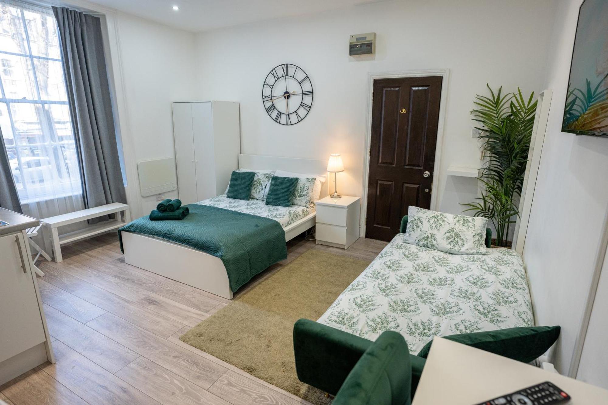 Beautiful Studio Flat In Hackney Next To Overground Station London Exterior foto