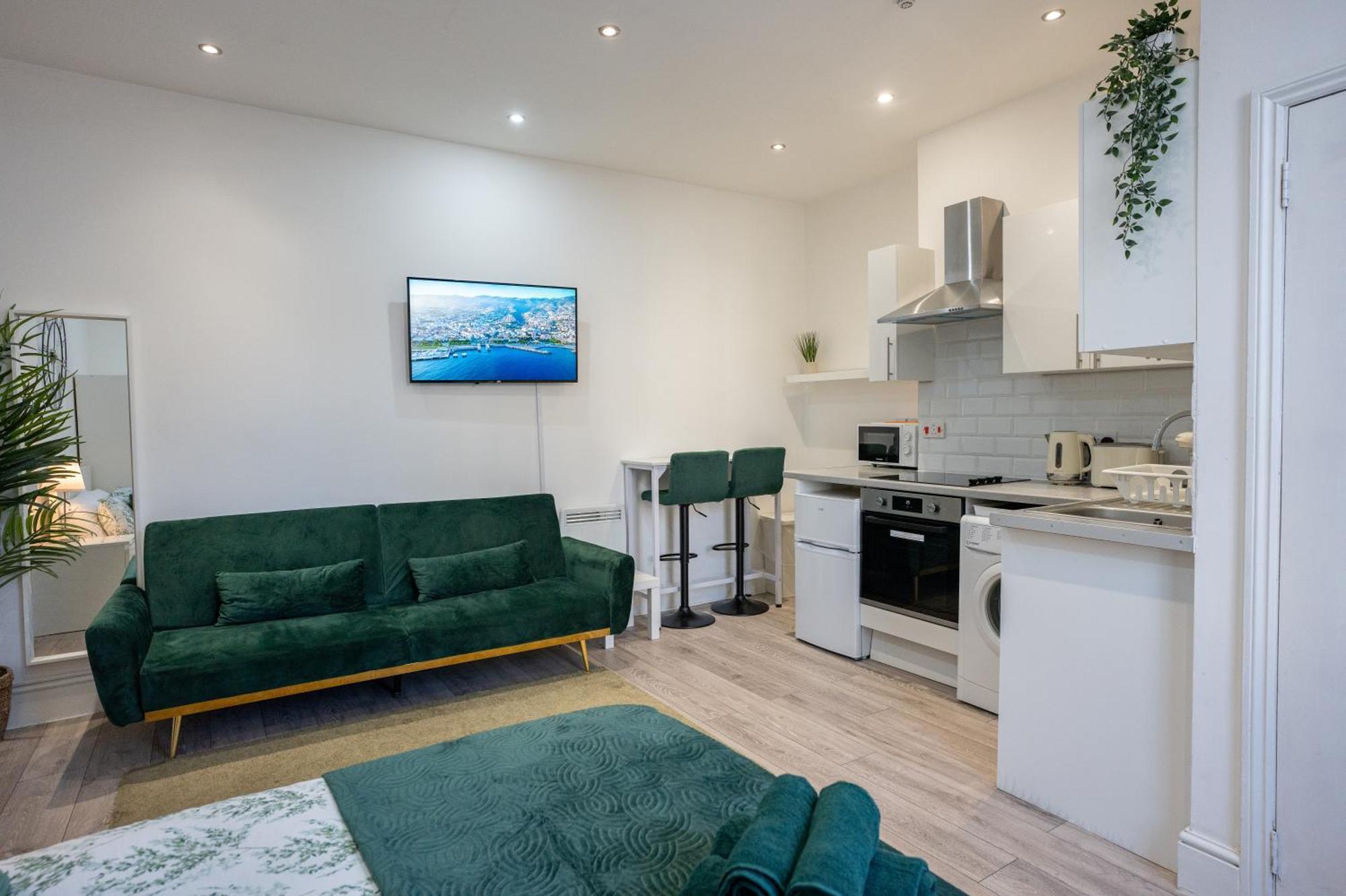 Beautiful Studio Flat In Hackney Next To Overground Station London Exterior foto